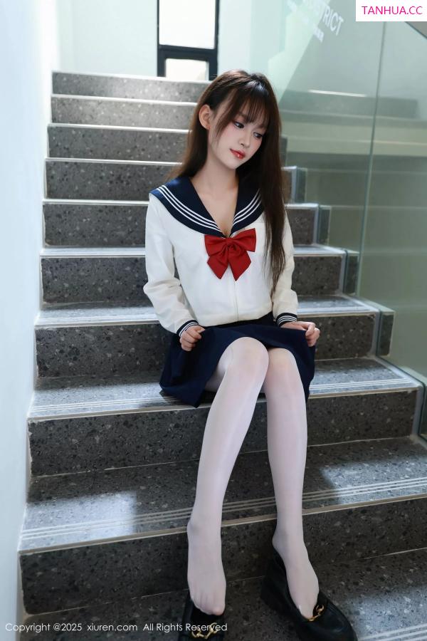   [XiuRen]高清写真图 2025.06.25 No.10458 糯咪 JK制服第9张图片